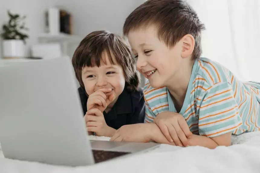 Distance online education of children using the Internet.